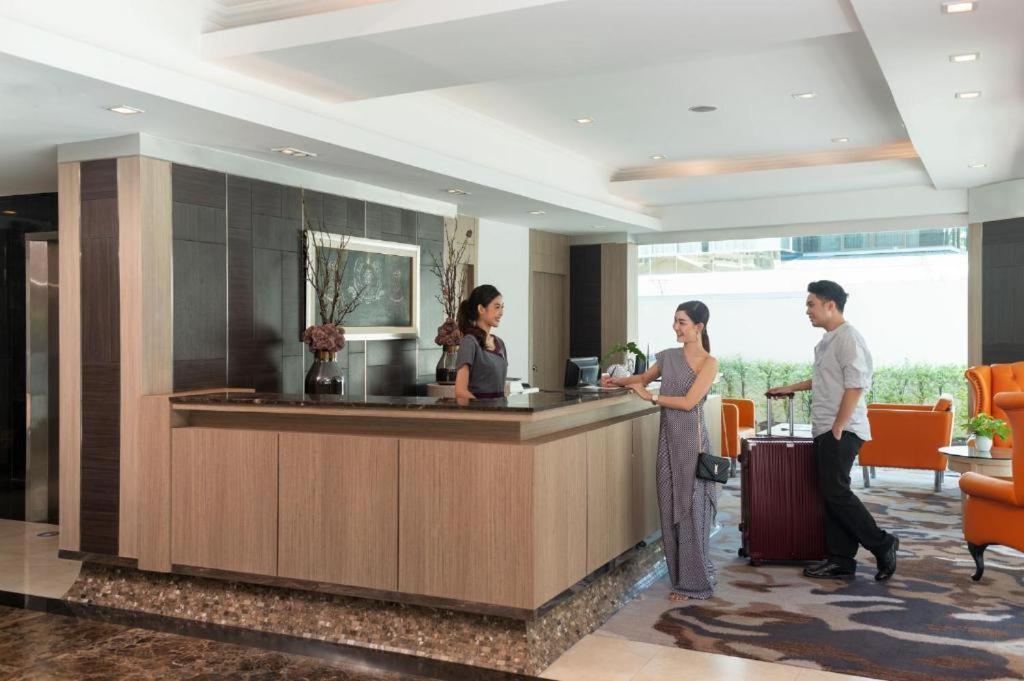 Court Wing Hotel Sukhumvit Bangkok Exterior foto